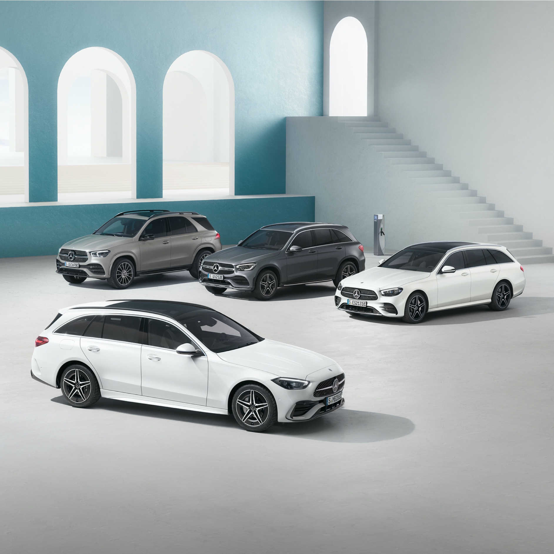 Various Mercedes-Benz vehicle models for the fleet management solutions are shown. Various Mercedes-Benz vehicle models for the fleet management solutions are shown.