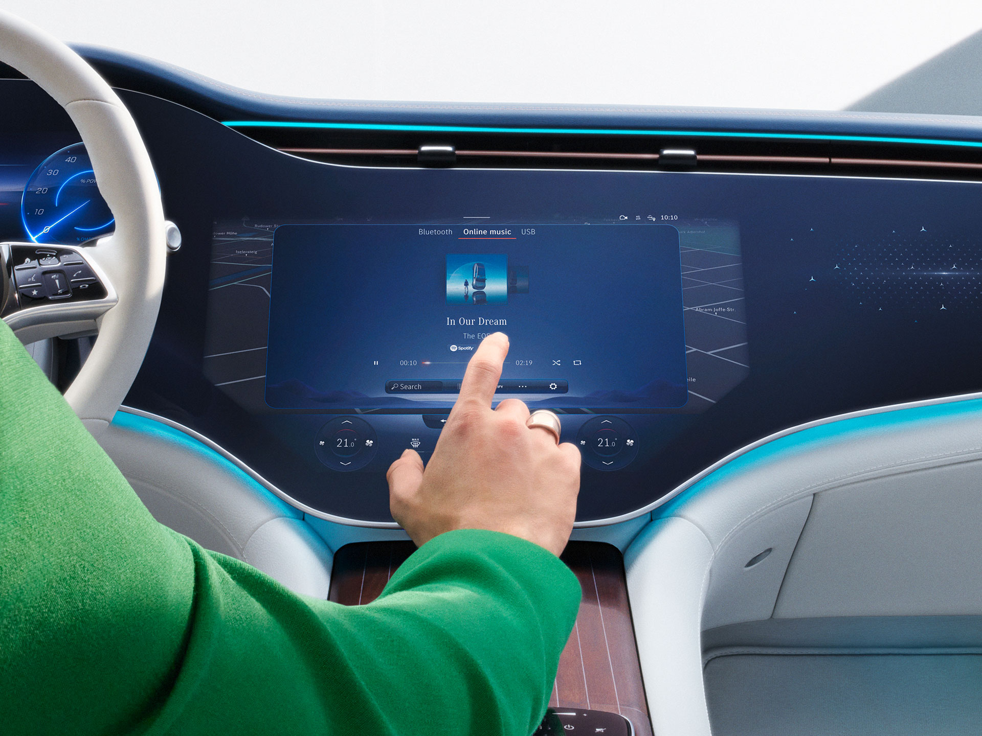 Audio Streaming | Multimedia and Entertainment | Mercedes-Benz Audio Streaming with MBUX in the interior of a Mercedes-Benz.