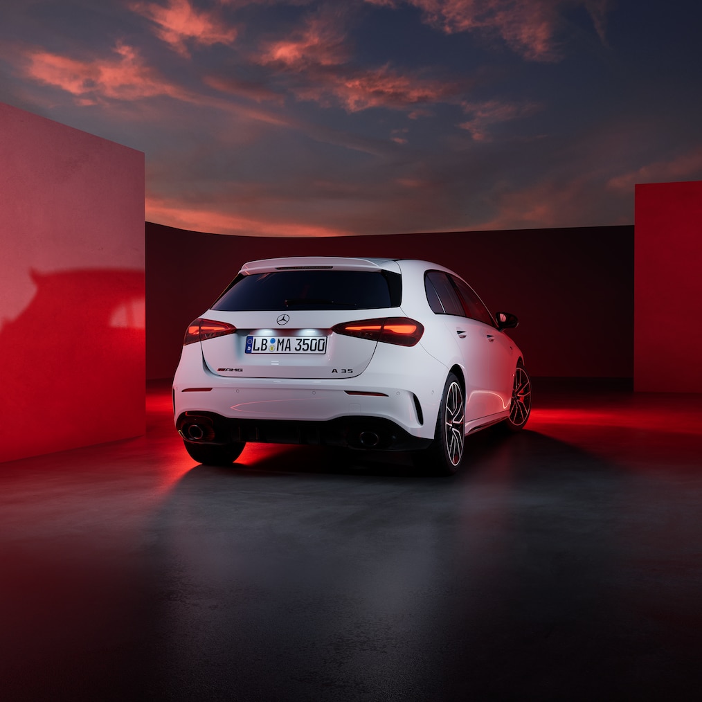 Front / rear side view of a Mercedes-AMG A 35 4MATIC.