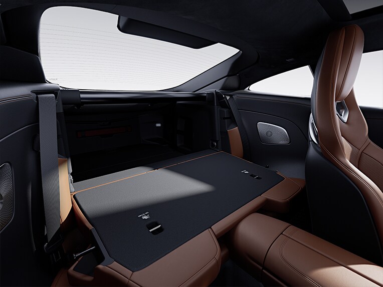 The rear seats with folding backrests in the new Mercedes-AMG GT 63 S E PERFORMANCE.