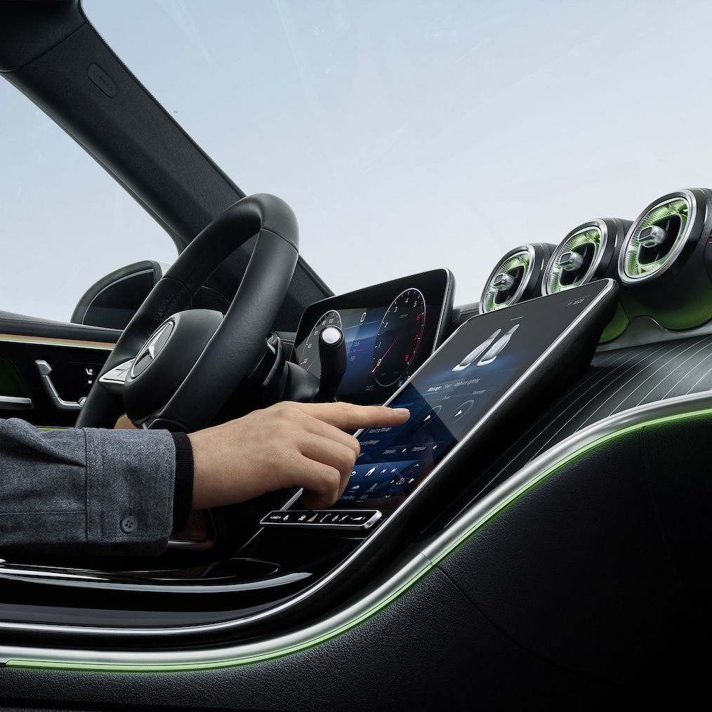 Close-up of the cockpit with displays in a Mercedes-Benz C-Class.