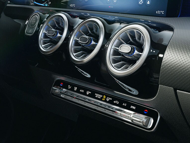 The THERMOTRONIC automatic climate control in the new Mercedes-Benz CLA Coupé.
