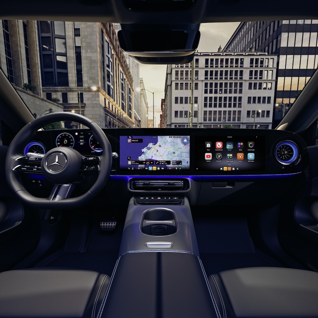 The new cockpit with MBUX Superscreen in the interior of the all-new CLA Shooting Brake.