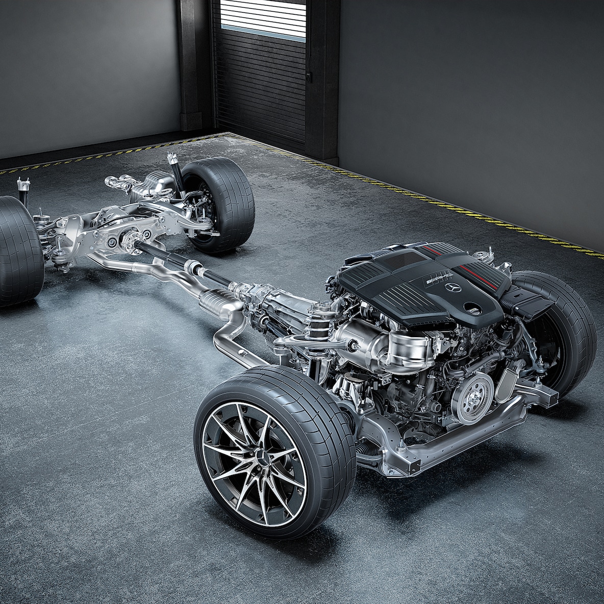 View on the drivetrain with 3.0-litre in-line 6-cylinder engine and AMG Performance 4MATIC+.
