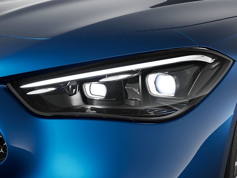 The DIGITAL LIGHT of the CLE Cabriolet from Mercedes-Benz.
