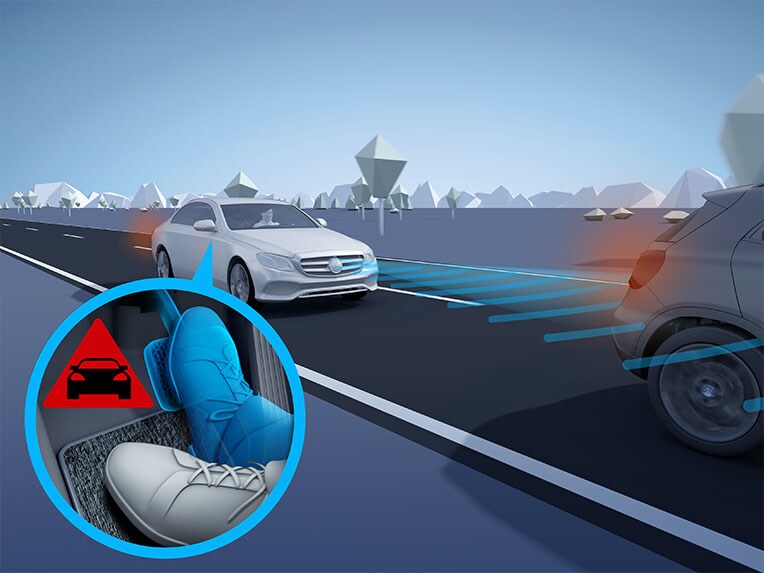 How Active Brake Assist works in the new Mercedes-Benz CLE Coupé.