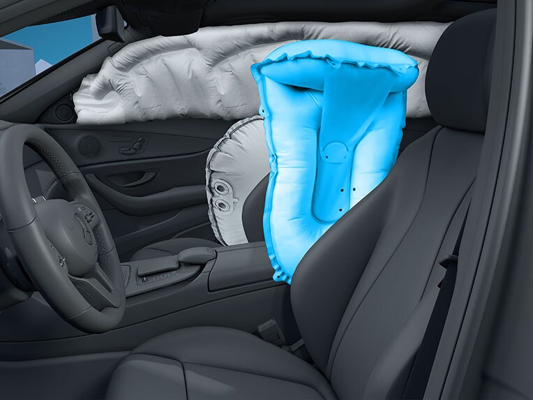 An illustration of the centre airbag in the new Mercedes-Benz CLE Coupé.