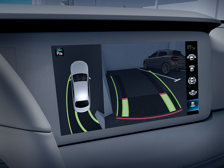 Parking Package with 360° camera in the new EQA from Mercedes-Benz.