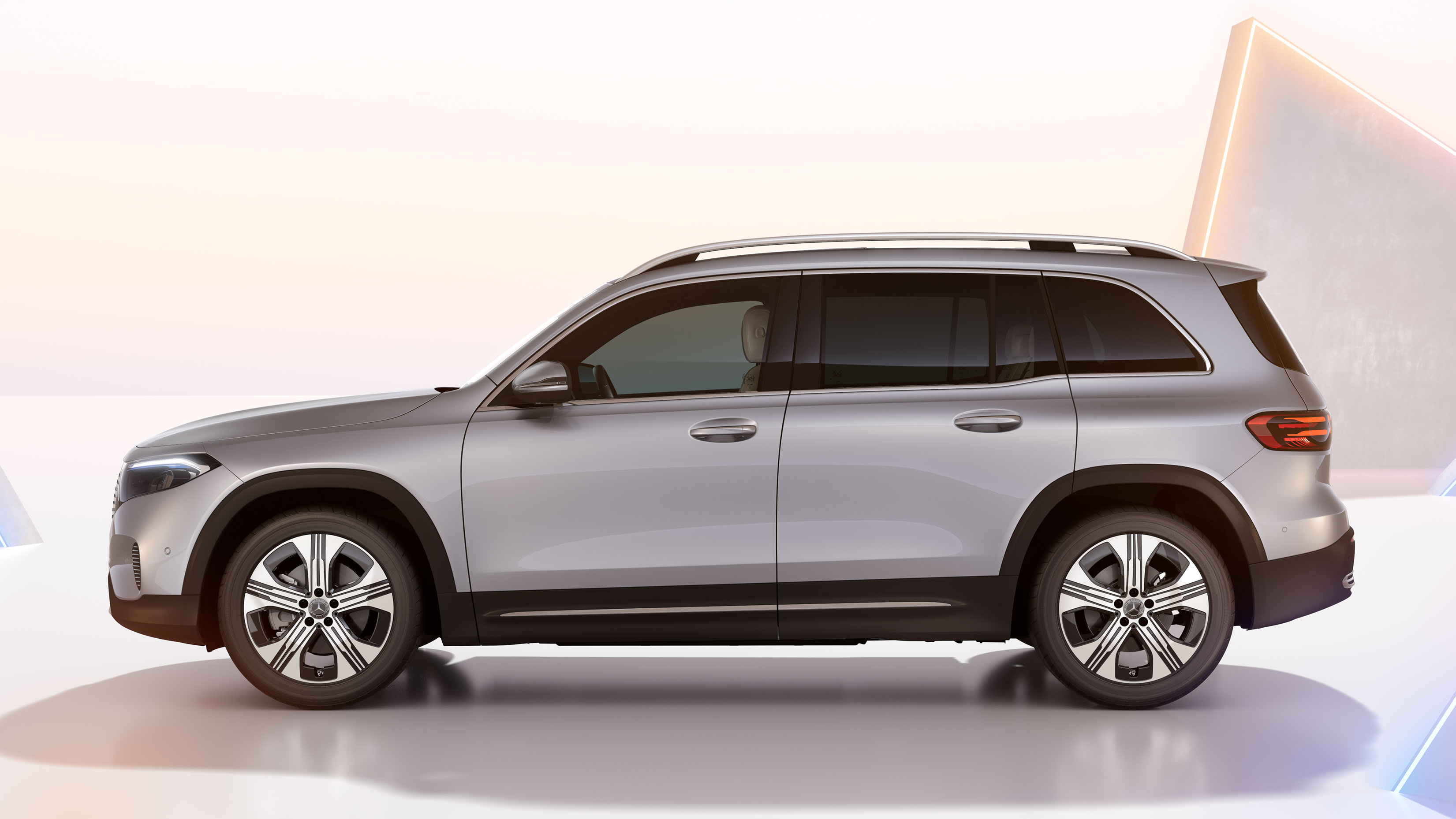 高級　2023年製　235/45R20 1本　EQA EQB GLA GLB 2023 Mercedes-Benz GLA - Stunning HD Photos, Videos, Specs
