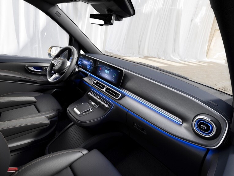 With MBUX (Mercedes-Benz User Experience), you get an intelligent and expandable multimedia system.