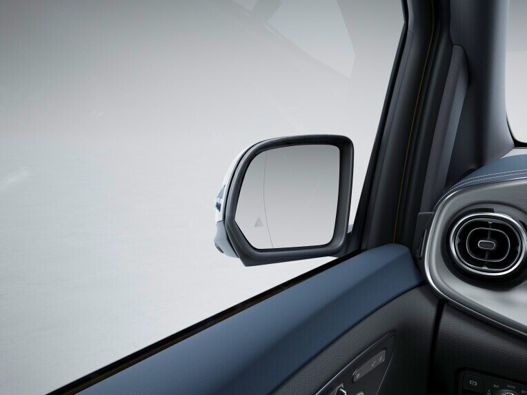 The mirror package can increase comfort while driving and when getting in and out of the vehicle.