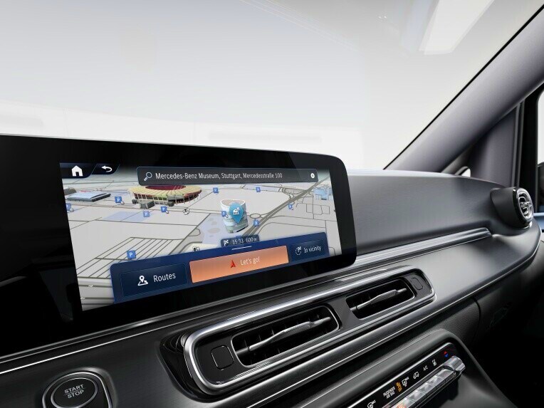 Save time thanks to fast Mercedes-Benz Navigation with flexible input via touch control or voice input.