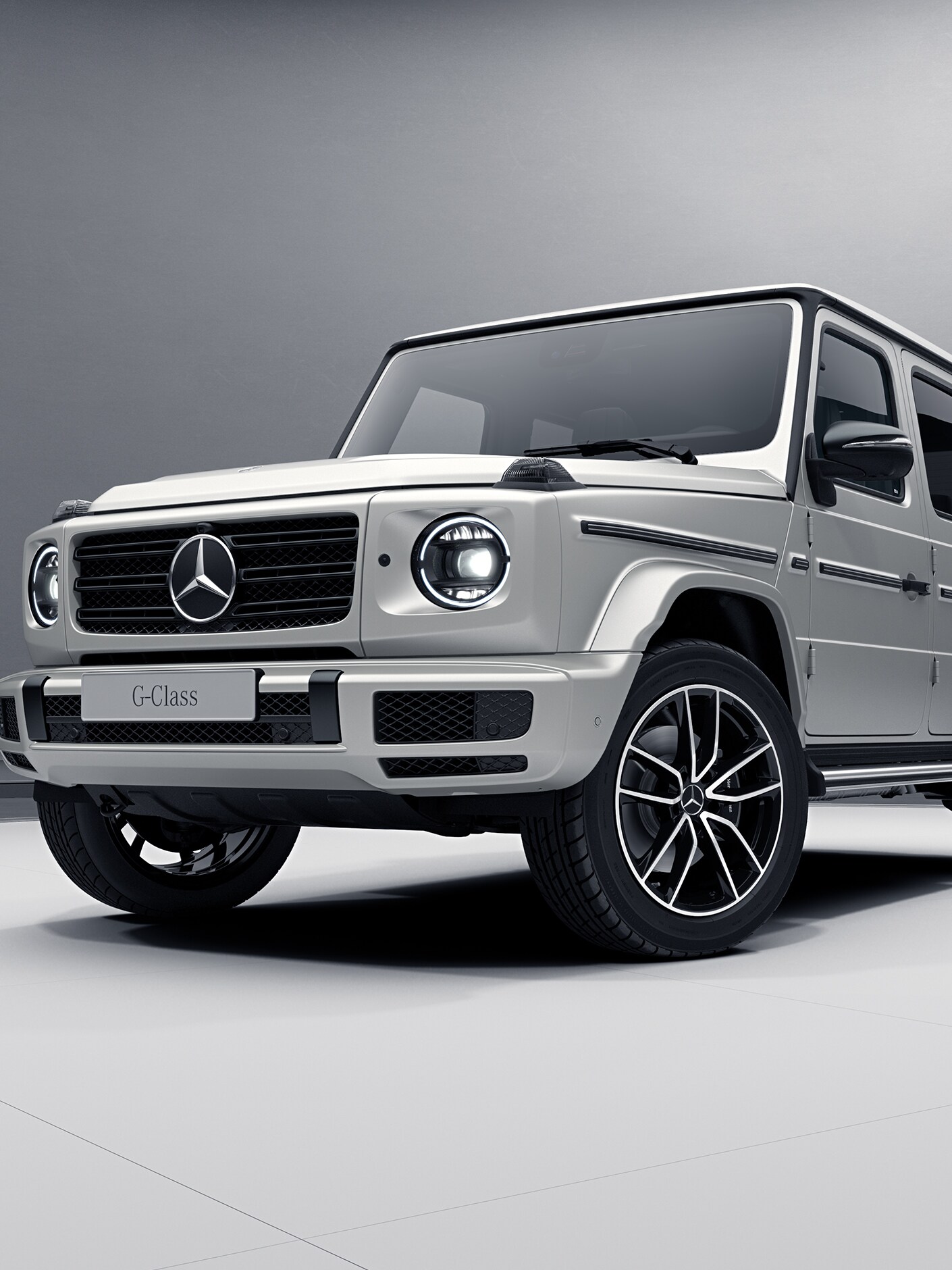 A front view of the Mercedes-Benz G-Class with Night package.