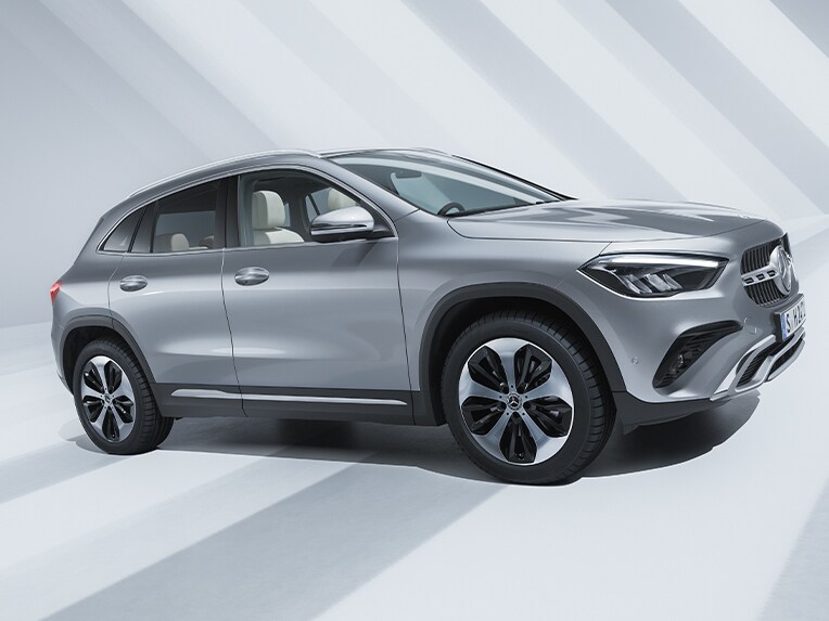 The new Mercedes-Benz GLA with standard leasing.