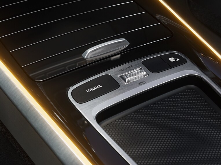 A display in the new Mercedes-Benz GLB with the DYNAMIC SELECT selection.