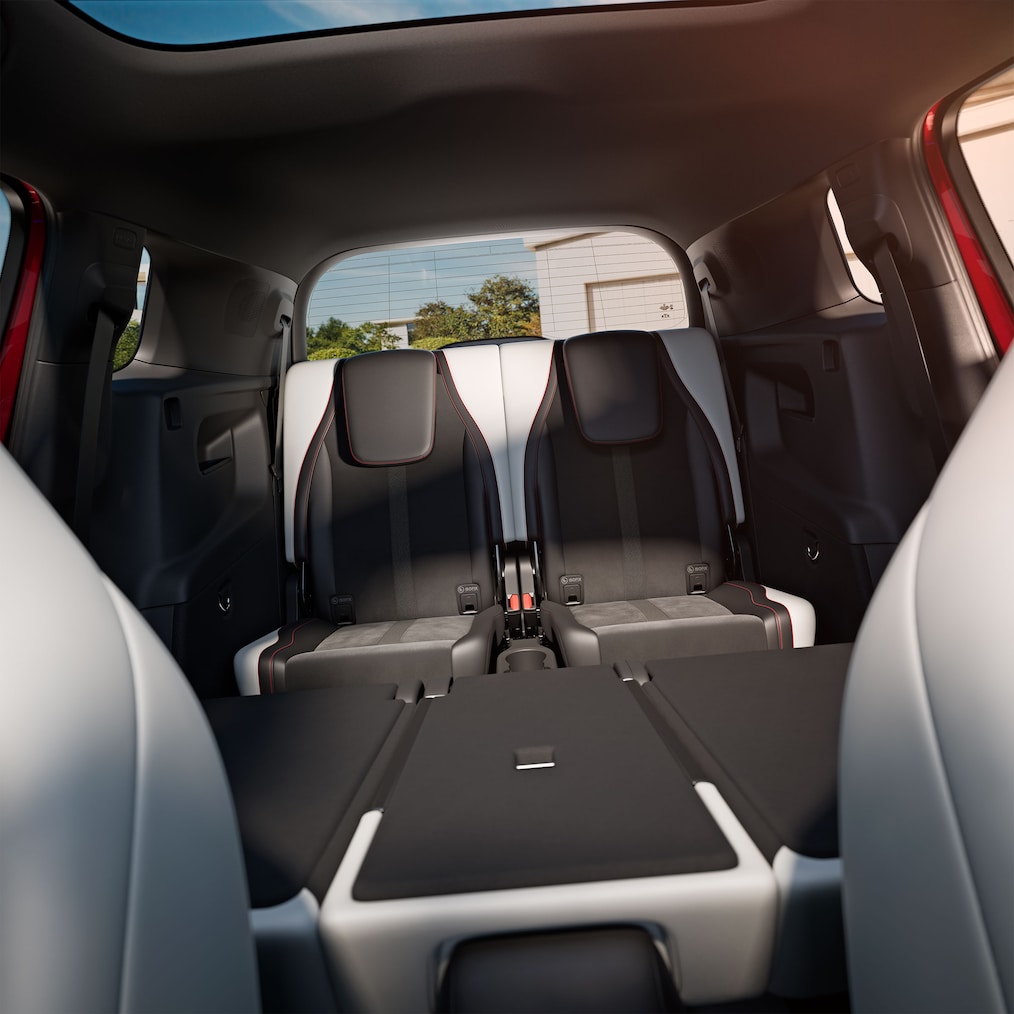 The interior with the third seat row in the Mercedes-Benz GLB.