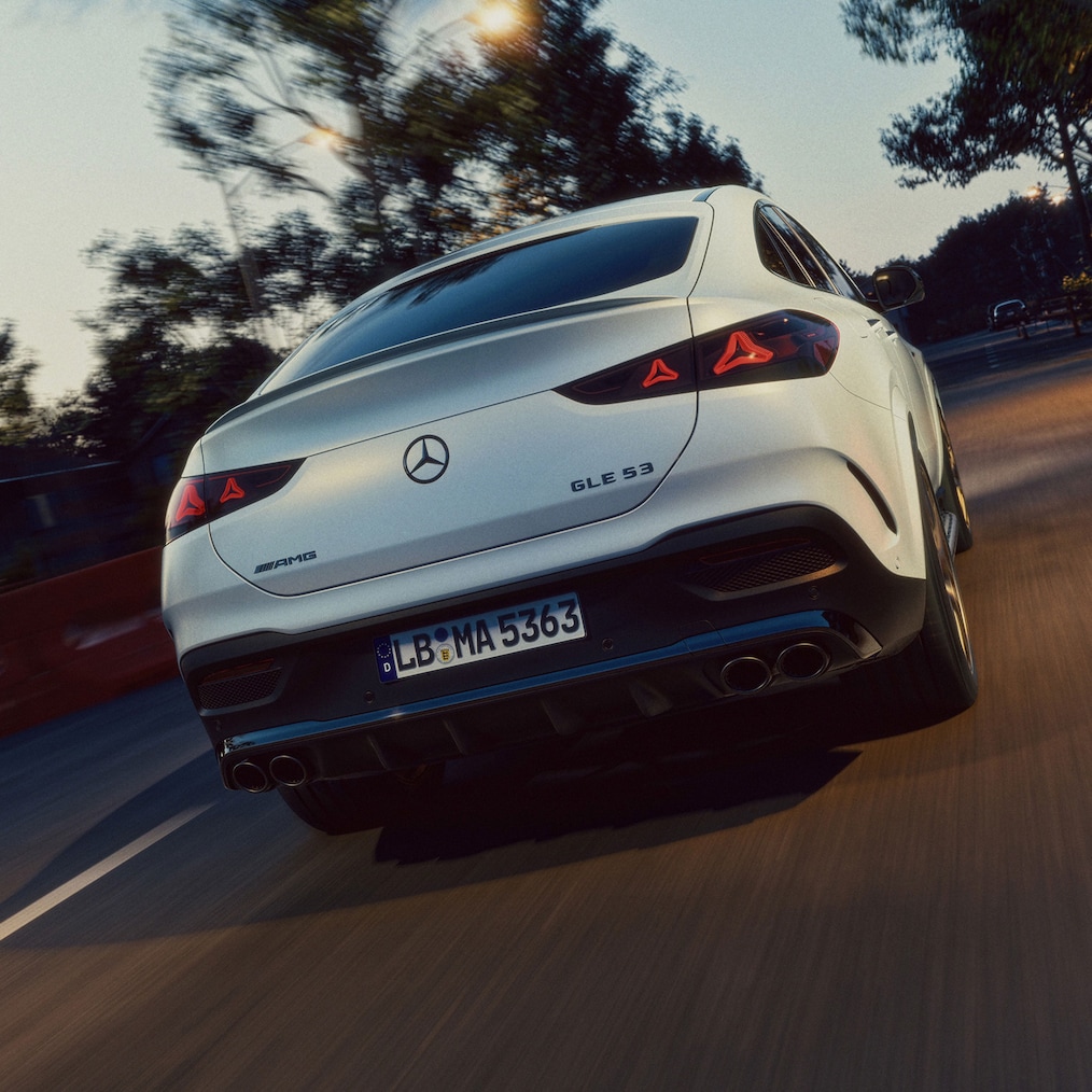 The AMG 22" forged wheels in cross-spoke design in the Mercedes-AMG GLE Coupé.