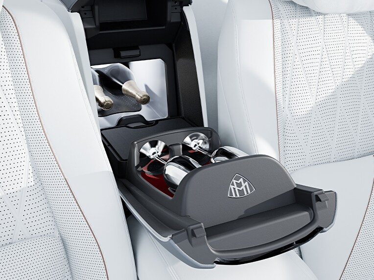 The cooled compartment in the rear passenger compartment of the Mercedes-Maybach GLS