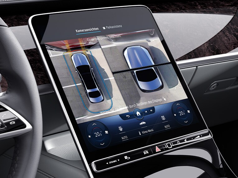 Mercedes-Maybach S-Class: Parking Package with remote parking functions