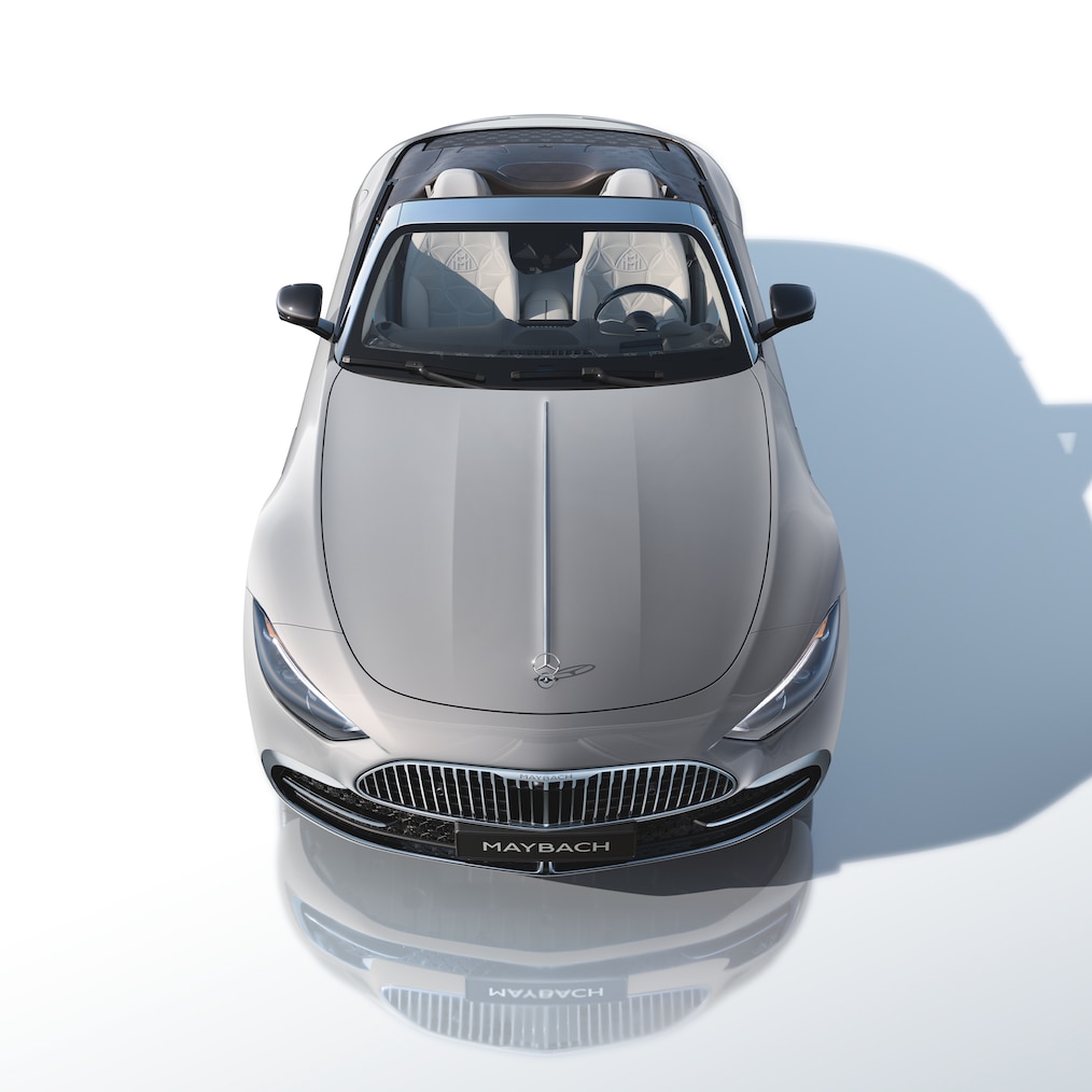 Frontal top view of the open Mercedes-Maybach SL 680 Monogram Series with design concept “White Ambience”.