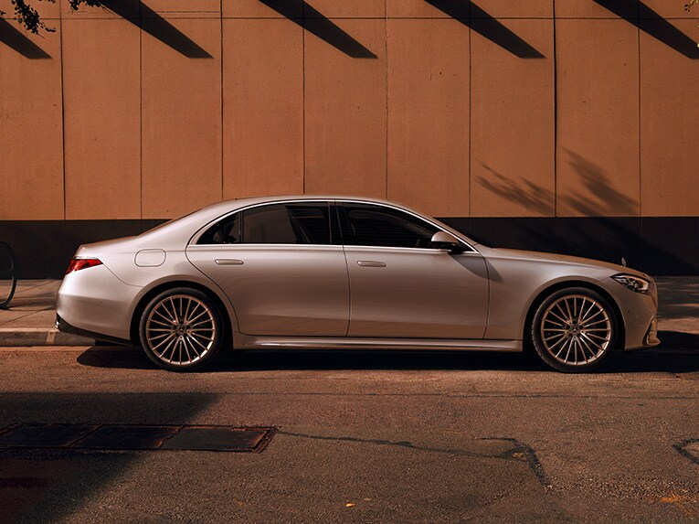 Side view of the Mercedes-Benz S-Class