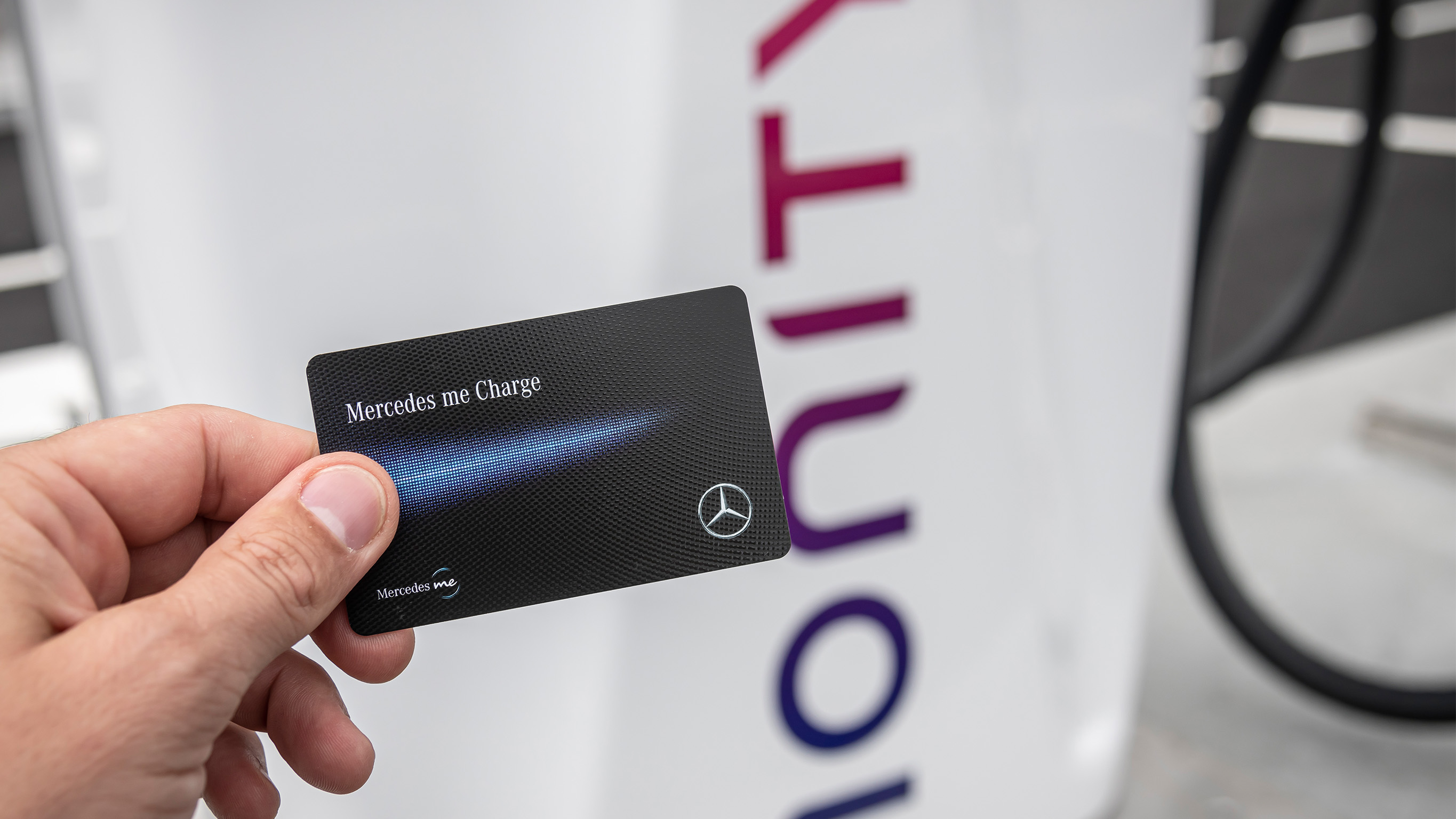 Mercedes me Charge | Charging & Services | Mercedes-EQ Black Mercedes me Charge card