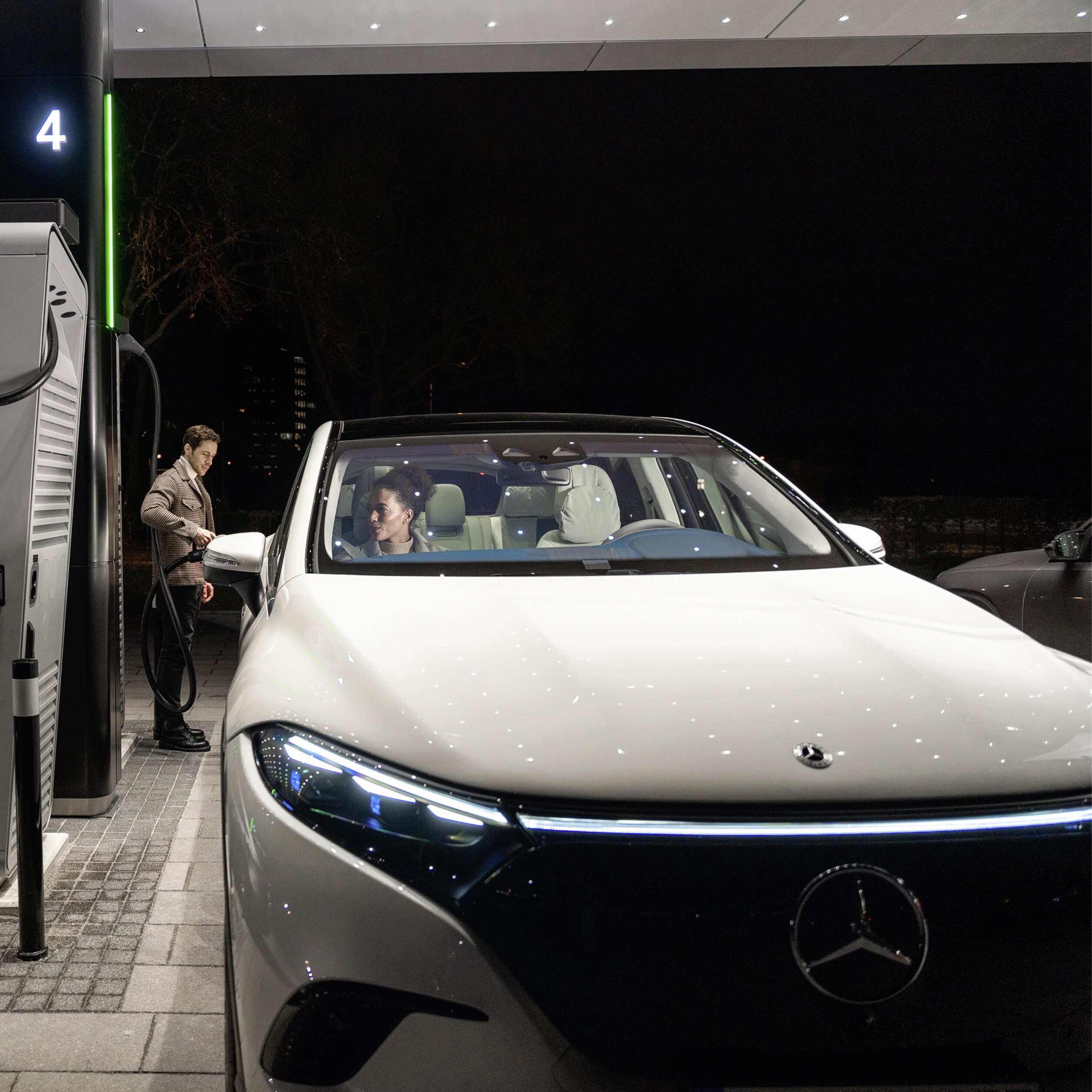 Charging on the go with MB.CHARGE Public (formerly known as Mercedes me Charge).