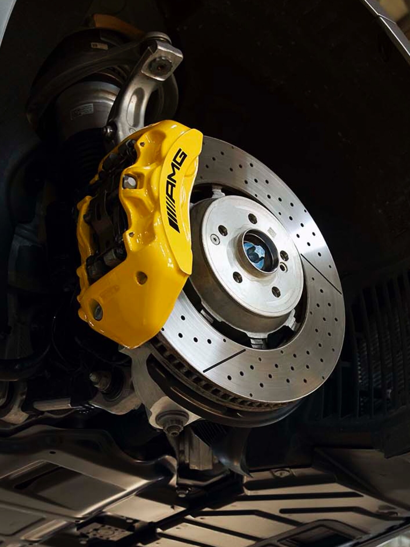 Mercedes-Benz brakes - Effective braking for your safety.