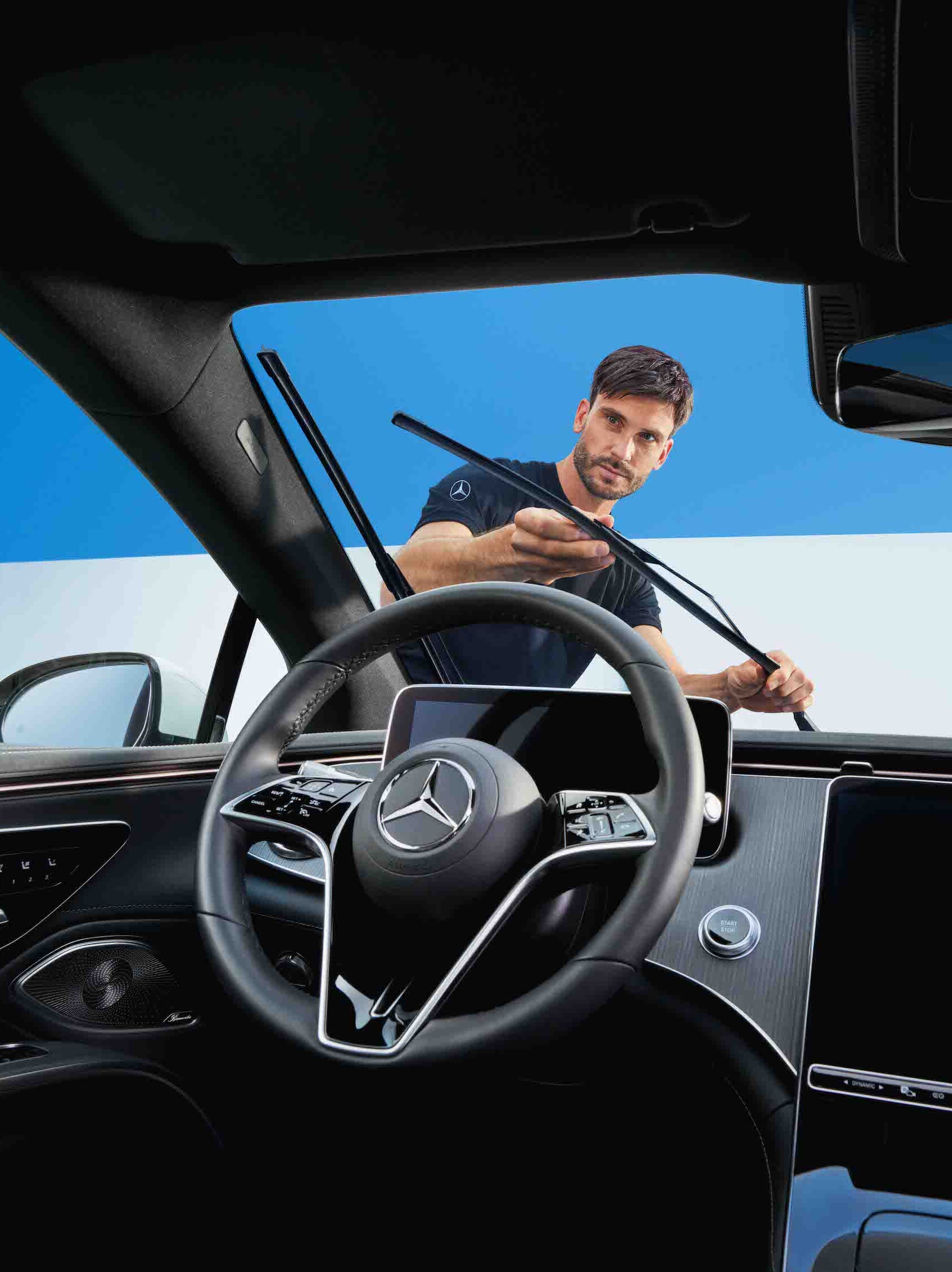 Mercedes-Benz brakes - Effective braking for your safety.