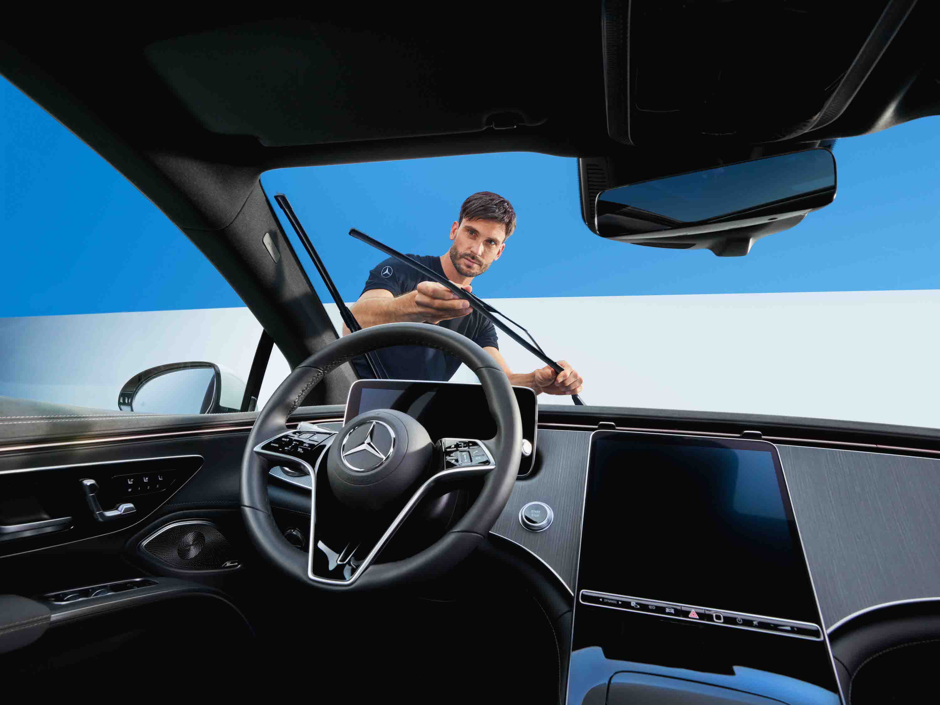 Windscreen wipers | Mercedes-Benz Mercedes-Benz brakes - Effective braking for your safety.