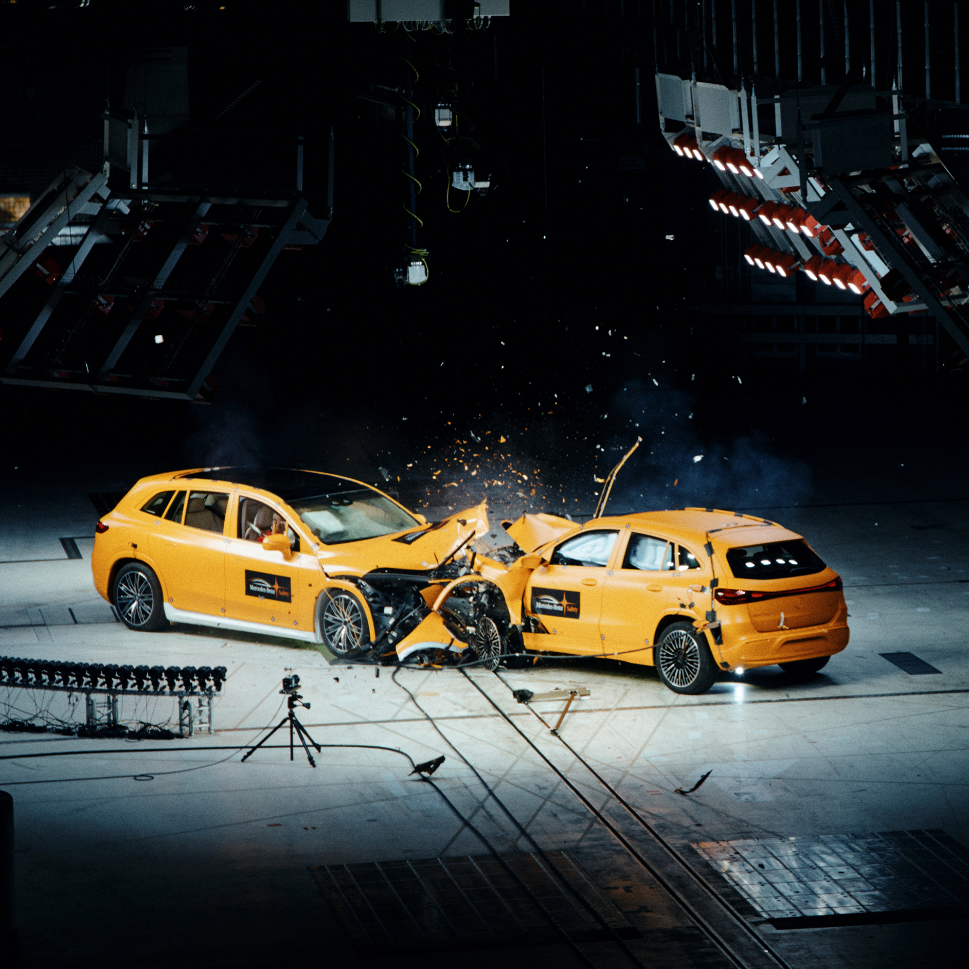 Safety is not a matter of drivetrain technology | Safety | Mercedes-Benz Frontal crash between two Mercedes-Benz cars captured by crash test cameras.