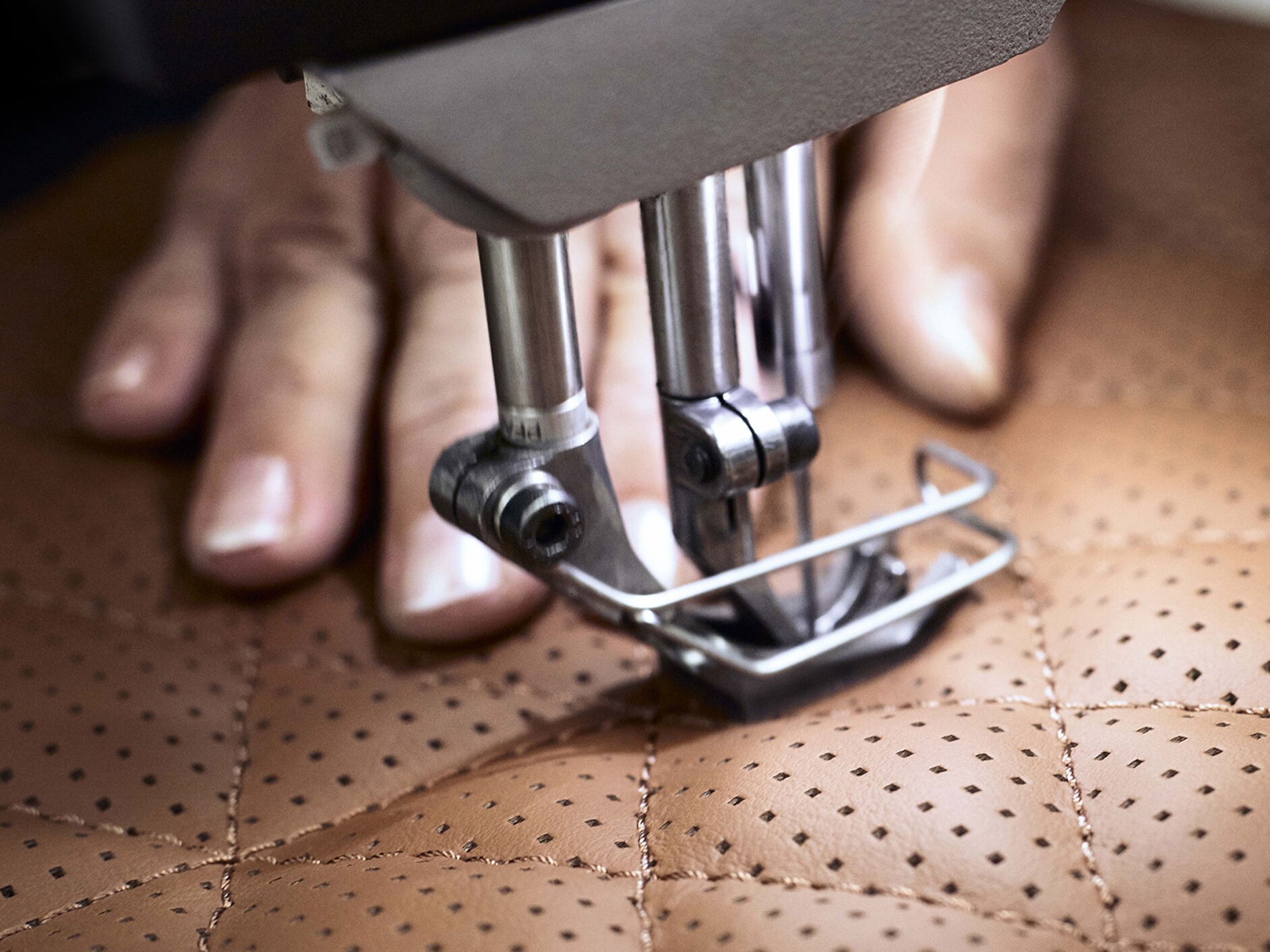 MANUFAKTUR fabric with Mercedes-Benz star is processed by hand.