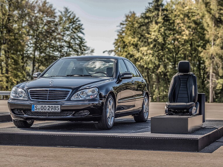 A static demonstration of the PRE-SAFE® preventive passenger protection with Mercedes-Benz S-Class model series 220.