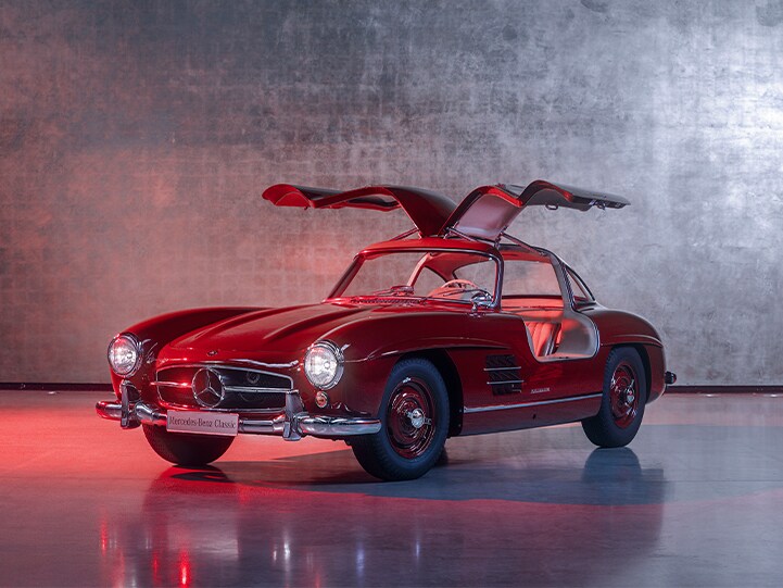 Mercedes-Benz 300 SL Coupé (W 198) bordeaux red