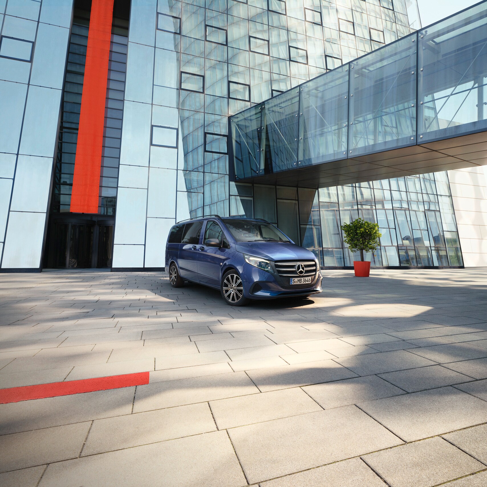 Buy, finance or lease the eVito Tourer: our best offers for the Vito Tourer.