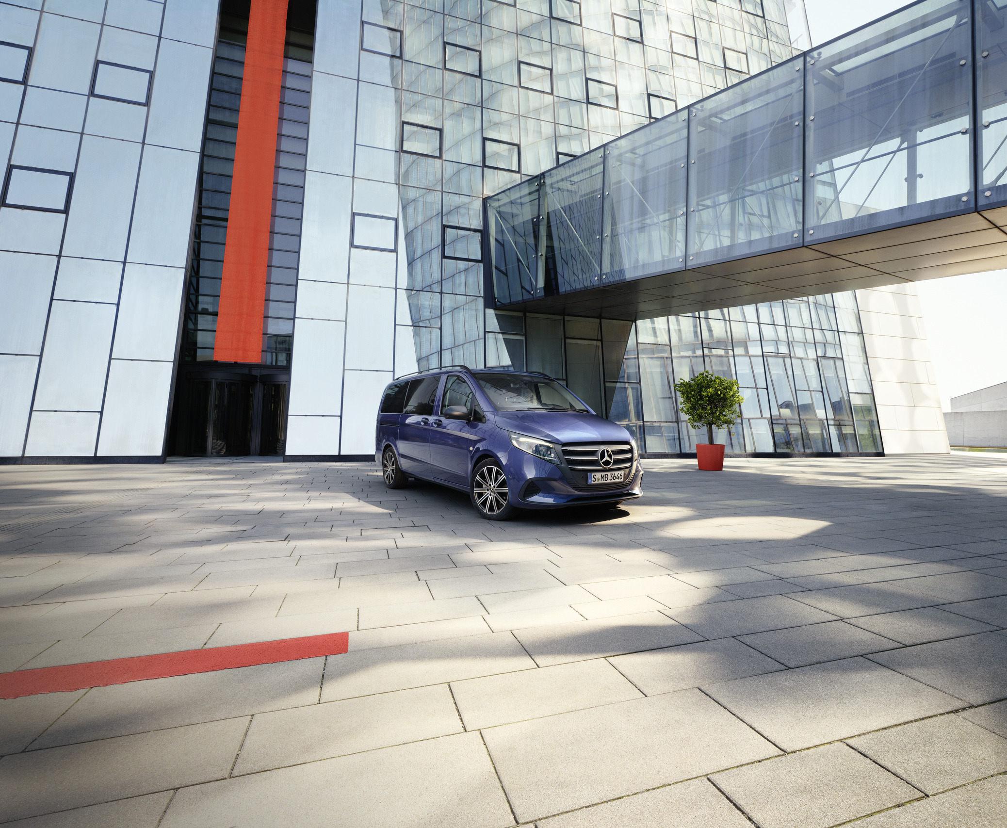Leasing & financing | Vito Tourer | Mercedes-Benz Vans Buy, finance or lease the eVito Tourer: our best offers for the Vito Tourer.