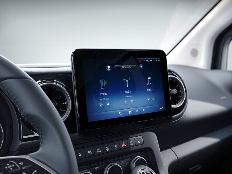 The MBUX multimedia system with 9.5-inch screen in the Mercedes-Benz Citan Panel Van.