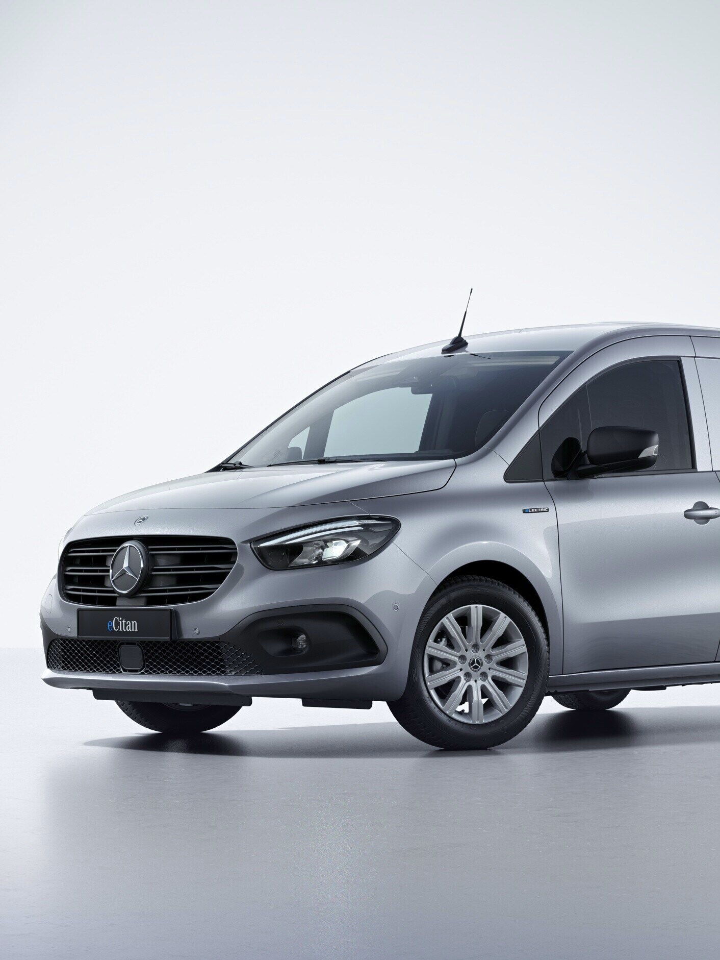 Intelligent connectivity thanks to Digital Extras in the Mercedes-Benz eCitan Panel Van.