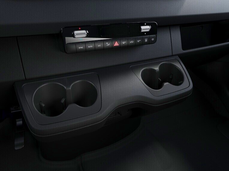 The controls for the electric hot-air auxiliary heater in the Mercedes-Benz Sprinter Chassis.