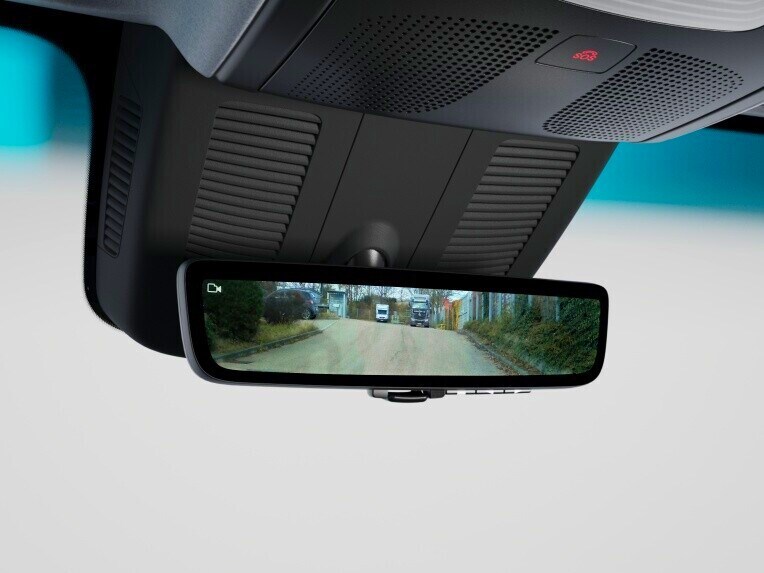 The inside mirror display of the reversing camera in the Mercedes-Benz Sprinter Panel Van.