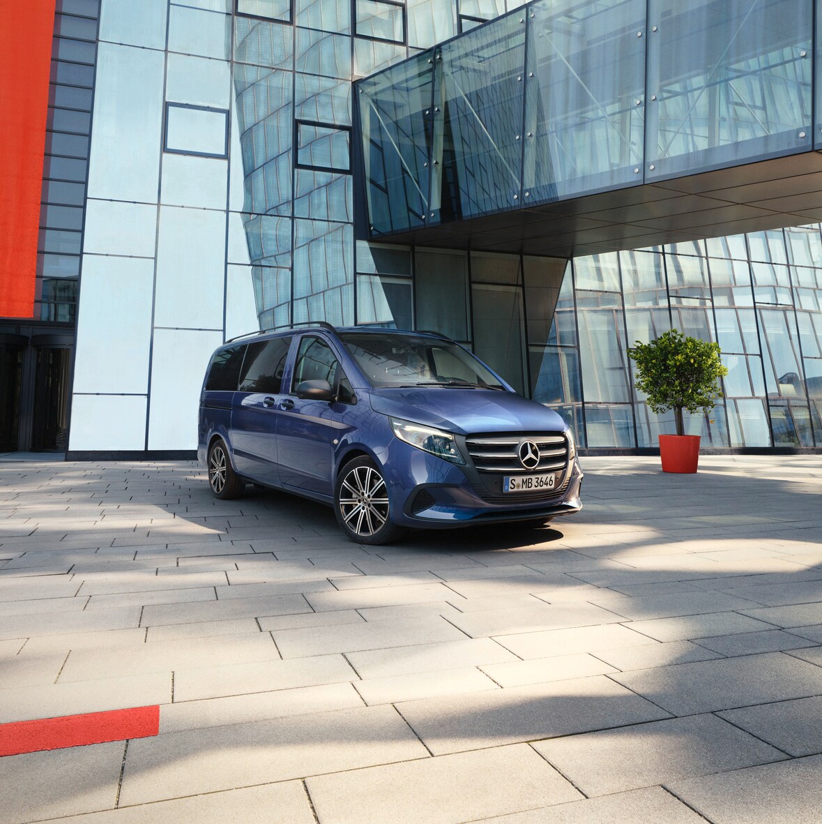 Vito Tourer MPV People Carrier Mercedes-Benz Vans UK