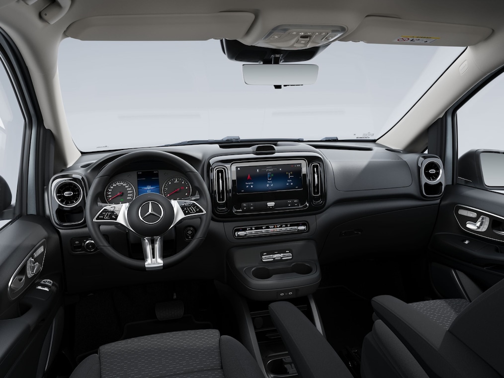 The driver's compartment of the Vito Tourer.