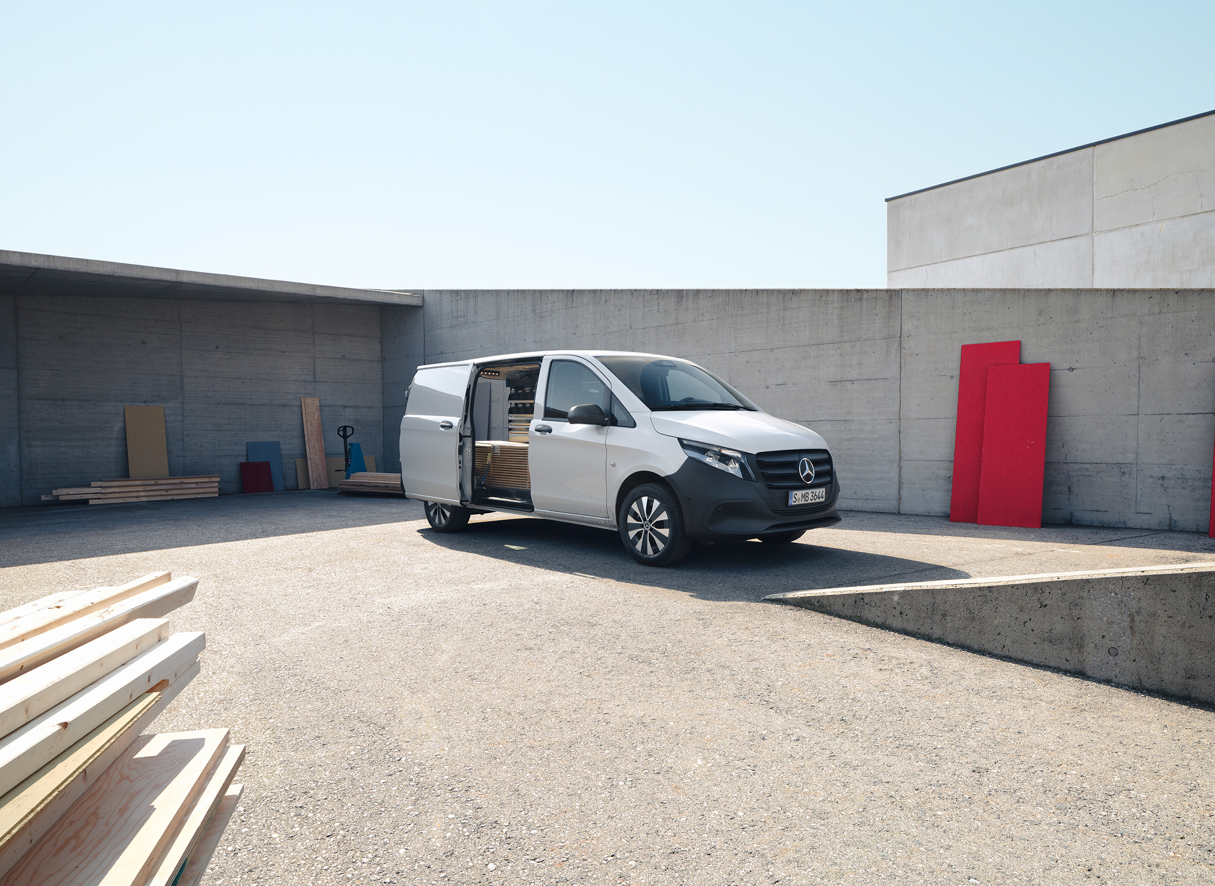 Vito Panel Van | All Vito | Mercedes-Benz Vans Mercedes‑Benz Vito Panel van with organized cargo space at a job site