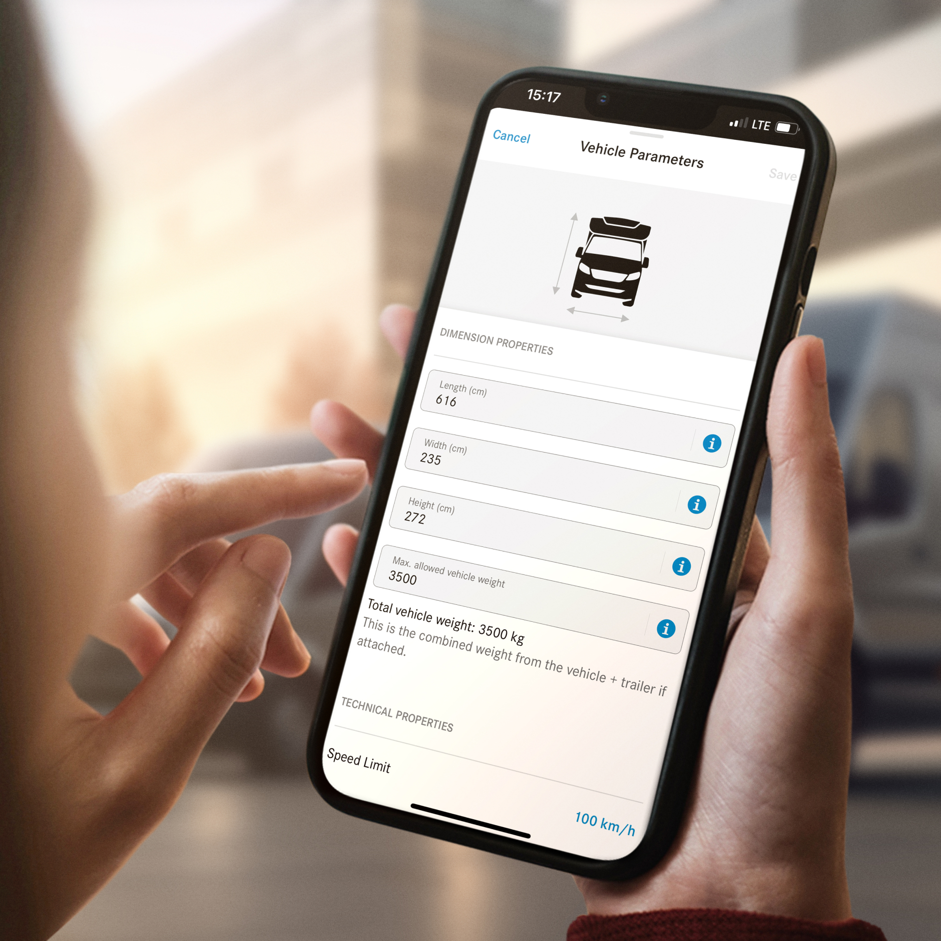 Navigation for Trailers and Oversized Vehicles | Digital Extras | Mercedes-Benz Graphical view of the vehicle dimensions in the Mercedes-Benz App on a smartphone.