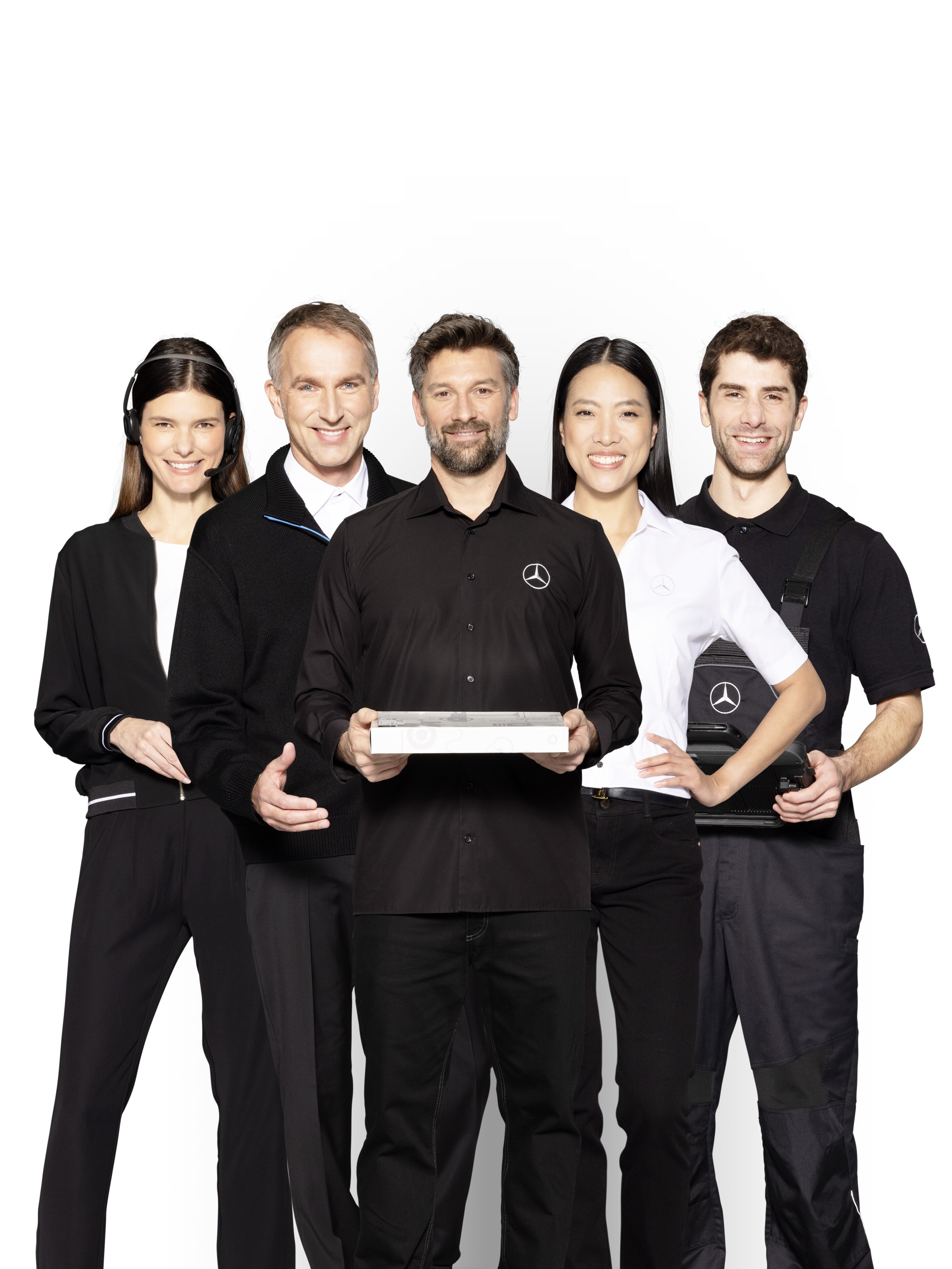 Five Mercedes-Benz Testimonials symbolizing Mercedes-Benz Van Services