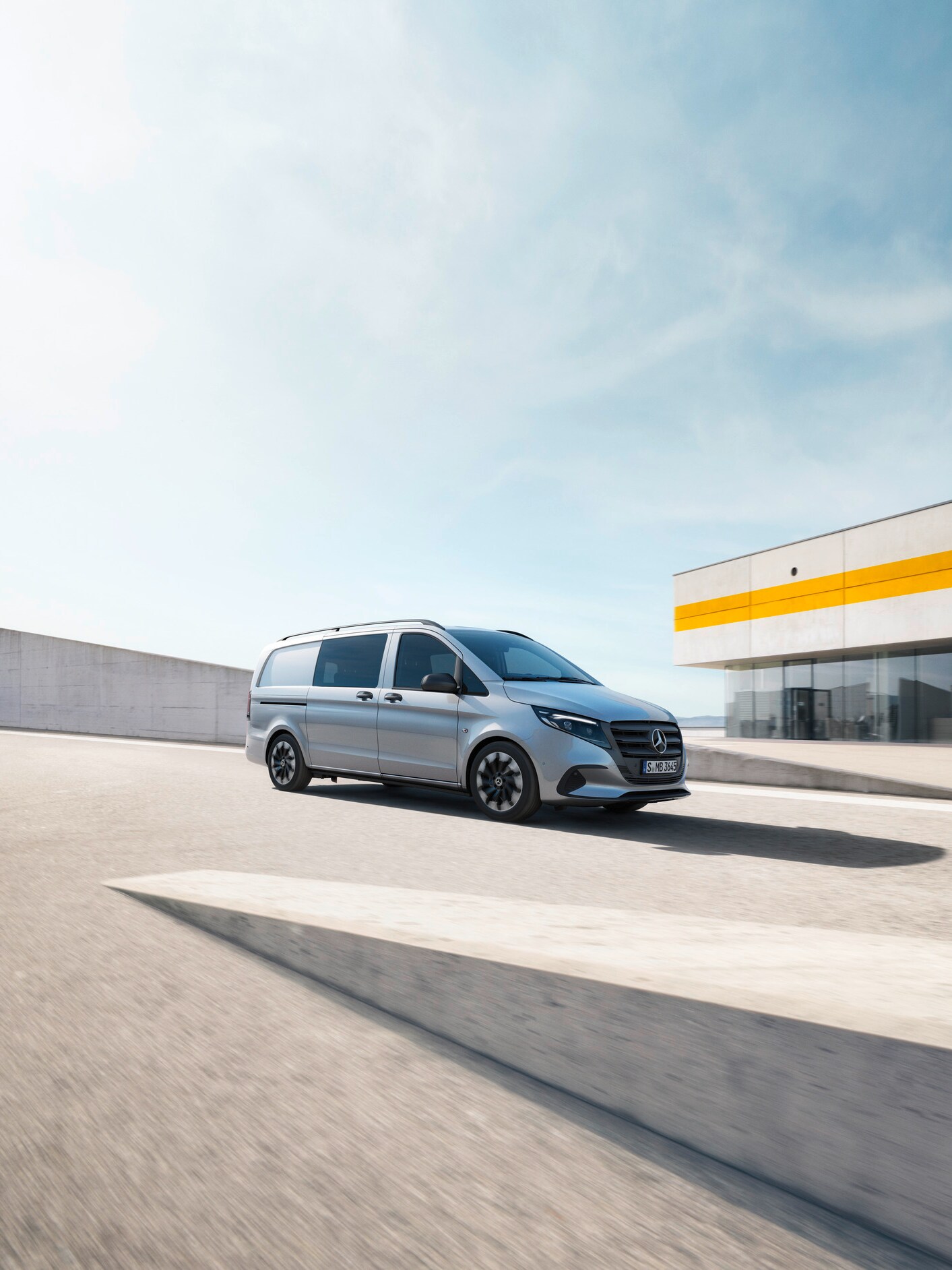 The Vito Mixto standing on a parking deck. 