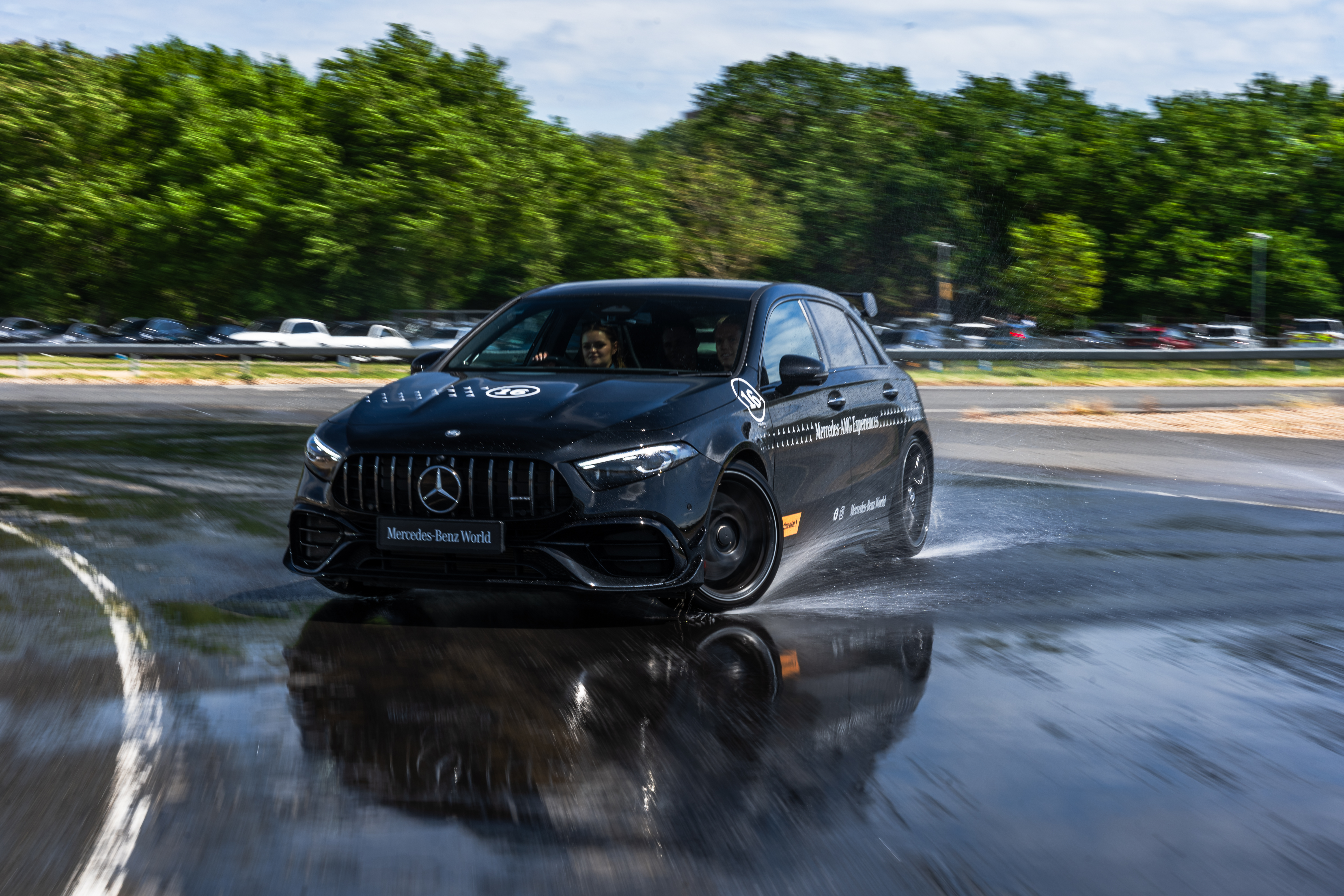 Mercedes Benz World | Mercedes-AMG Mercedes Benz World