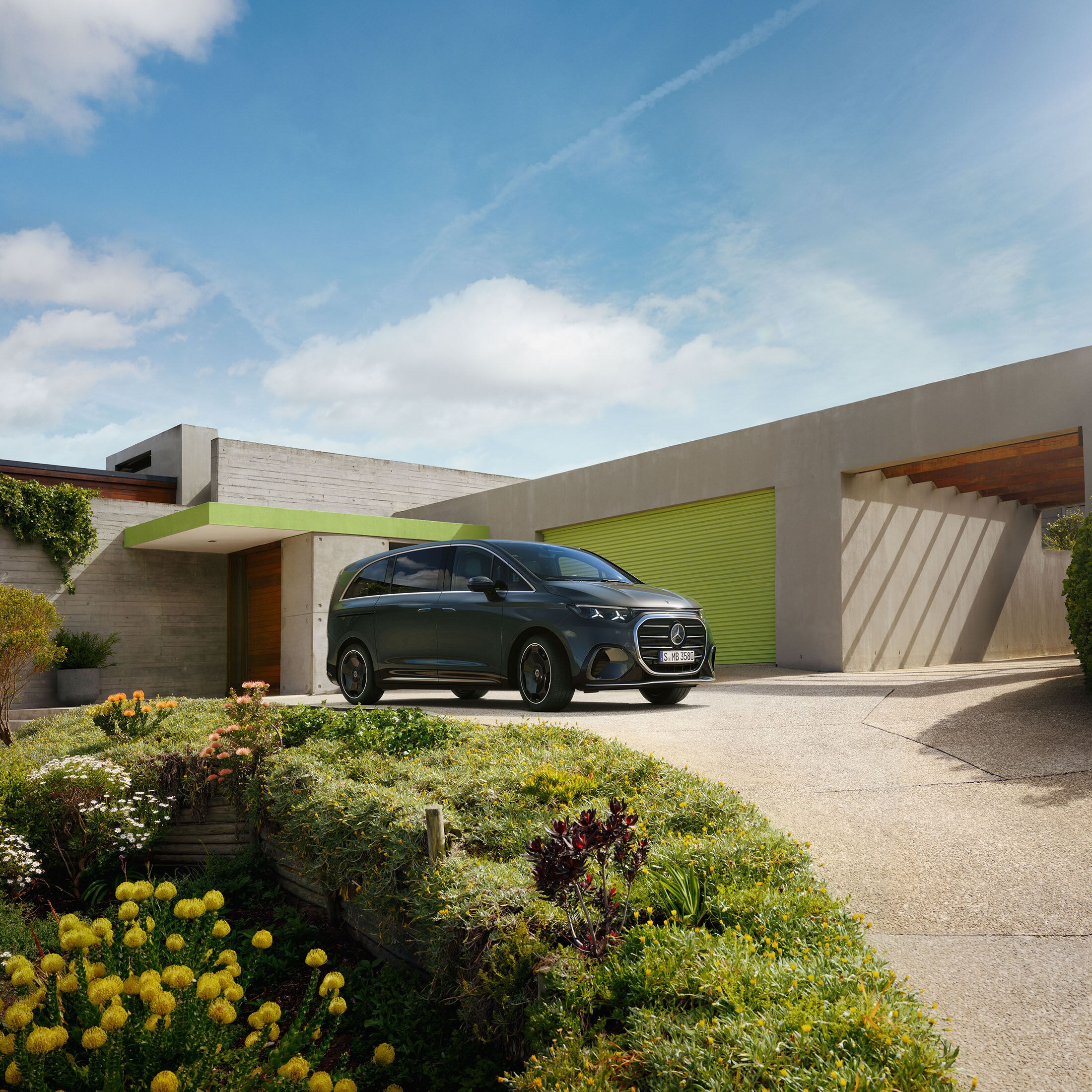 The Mercedes-Benz VLE in its various configurations.