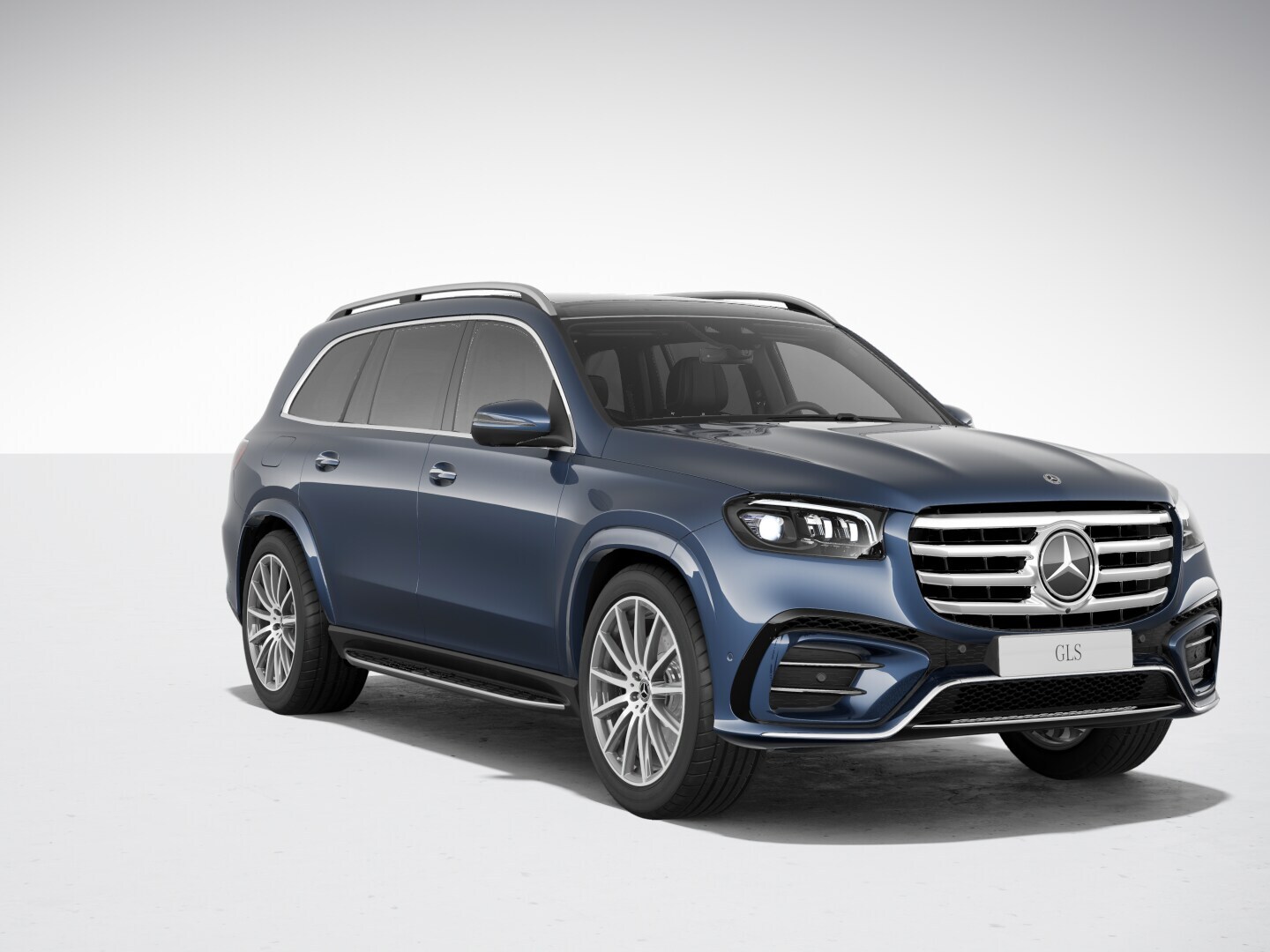 The new Mercedes-Benz GLS with standard equipment.