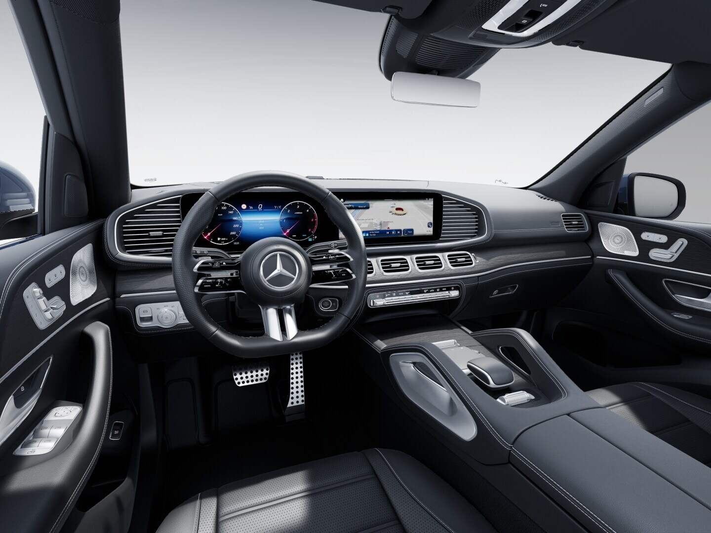 The interior of the new Mercedes-Benz GLS with standard equipment.